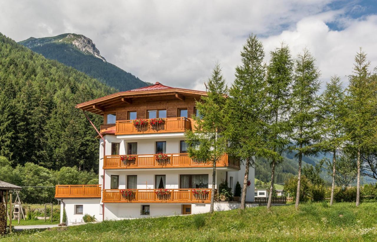 Ottohof - Feldblick Apartment Colle Isarco Exterior foto